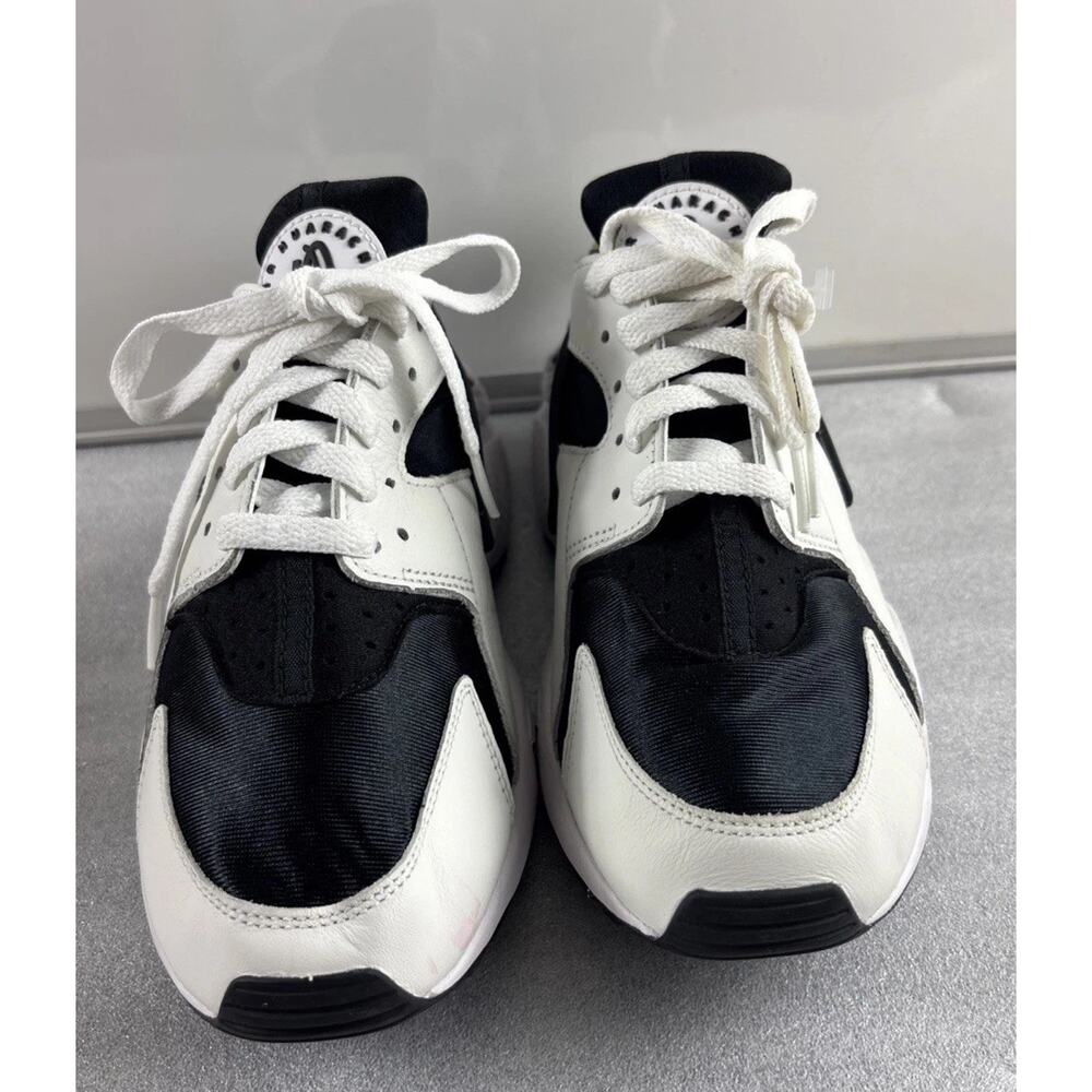 Nike men Hurrache Tennis Shoes DD1068-001 Size 8.5 Black White